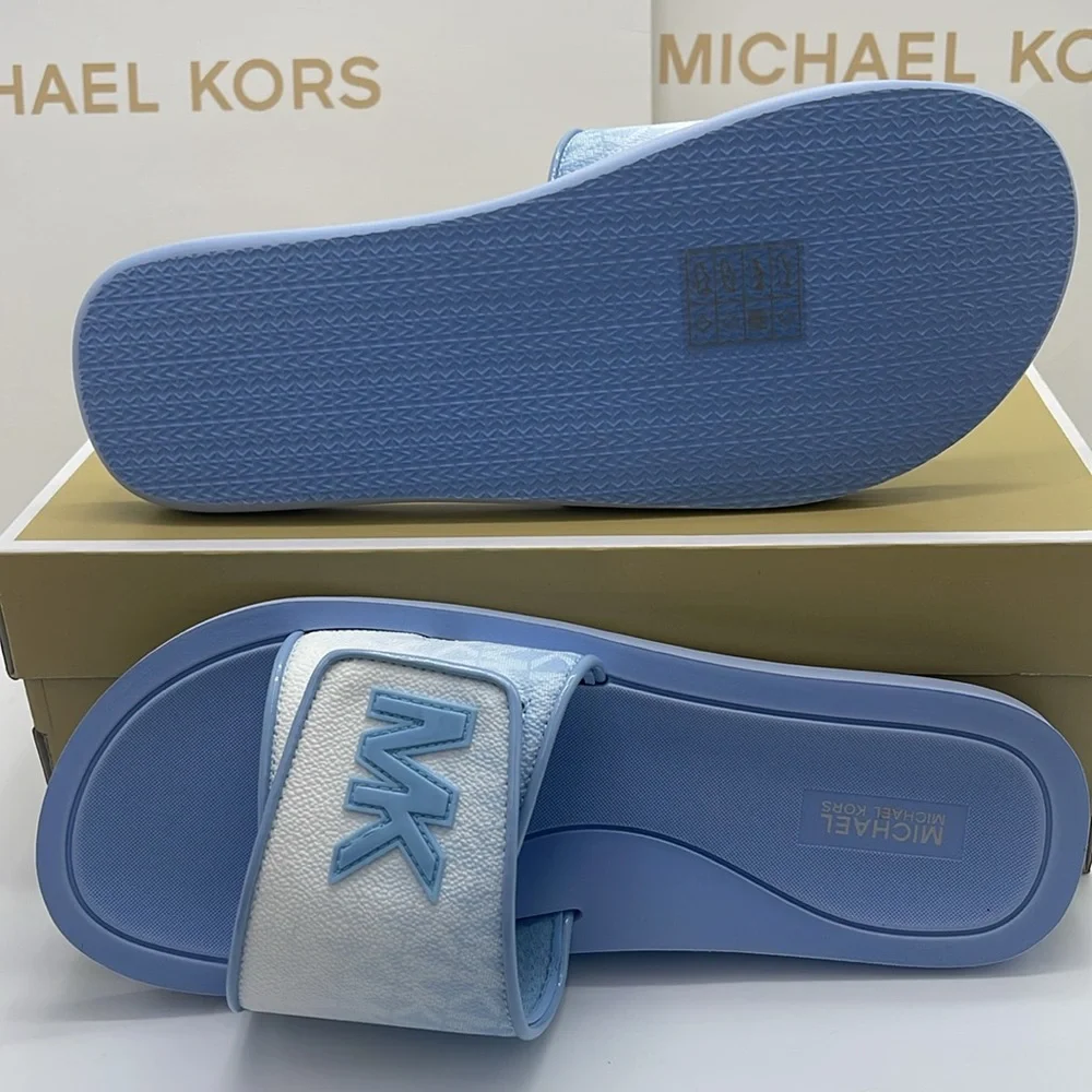Michael Kors Slide Logo Sandals Palmer Ombré Signature
Light Sky
NWT - Picture 3 of 16